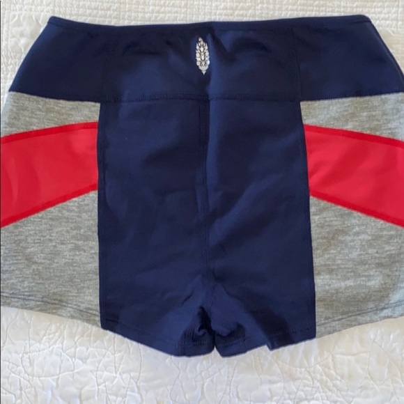 Free People FP Movement Colorblock Active Set, Cropped Top, High-Waisted Legging - Picture 6 of 6